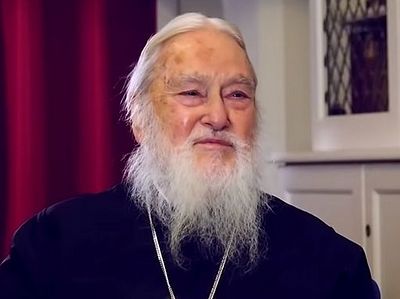 Известный богослов, митрополит Диоклийский Каллист (Уэр) заявил о несогласии с позицией патриарха Варфоломея по Украине