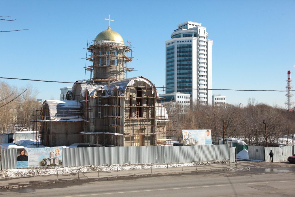 Строю храм. Строящиеся храмы Москвы. Волгоградский проспект 85 храм. Храм в спутнике. Новая Христианская Церковь Москва.