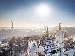 Ukrainian Church being kicked out of main Kiev Caves Lavra churches