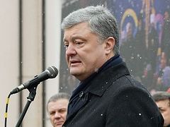 Poroshenko parrots Old Calendarist talking points, calls for ROC to show its tomos “signed by Stalin”