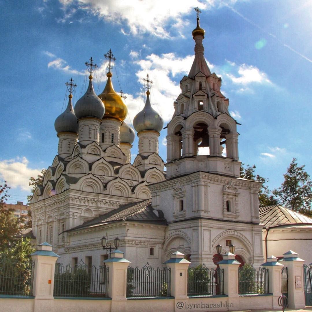 Храм в Пыжах в Москве