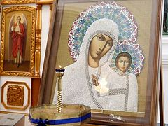 18 icons streaming myrrh in Astrakhan village church
