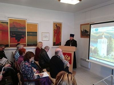 Священники Псковской епархии выступили с докладами на научно-практической конференции «Сельские храмы. Незабытое» в Изборске