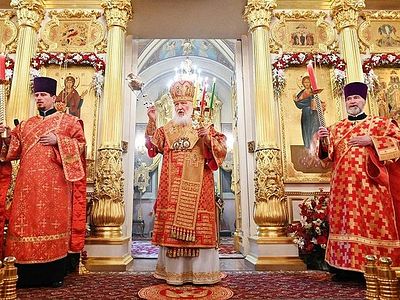 В 20-ю годовщину канонизации блаженной Матроны Московской Патриарх Кирилл совершил Литургию в Покровском монастыре