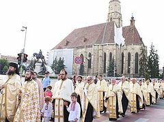 Thousands gather in Pentecost procession in northwestern Romania (+ VIDEO)