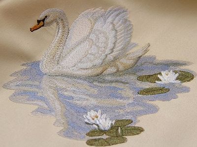 В Екатеринбурге представлены уникальные копии вышивок святой Императрицы Александры и ее сестры, великой княгини Елизаветы Феодоровны