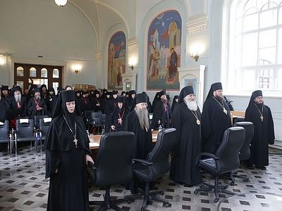 В Санкт-Петербурге завершился первый день работы круглого стола «Богослужение и молитва как средоточие жизни монашеского братства»