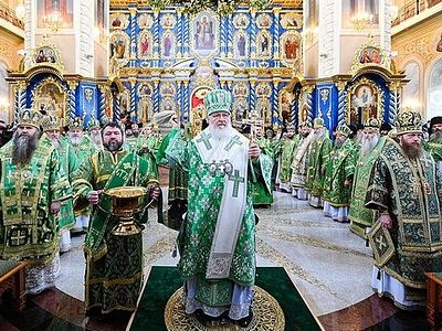 Святейший Патриарх Кирилл совершил великое освящение Успенского собора Саровской пустыни