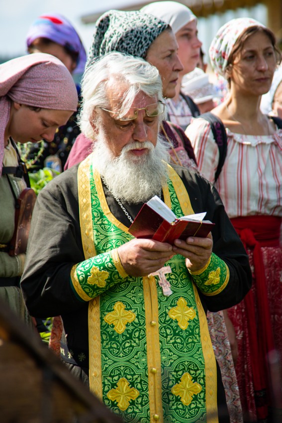 Священник Владимир Мартышин