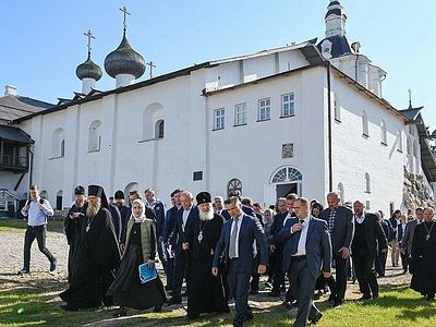 Патриарх Кирилл ознакомился с ходом ремонтно-реставрационных работ в Соловецком монастыре