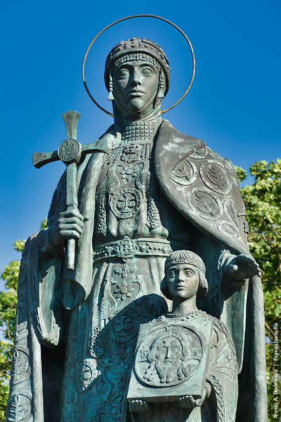 Великая княгиня Ольга с внуком Владимиром