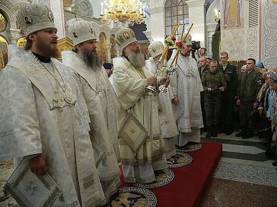 Архиереи Екатеринбургской митрополии совершили Литургию пред главной иконой Вооруженных сил РФ «Спас Нерукотворный»