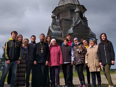 Русский Север, люблю твои лики, бег Двины, древних храмов печаль…