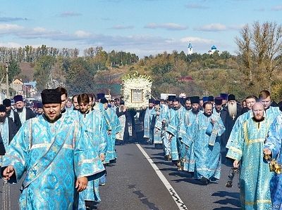 В Курской митрополии состоялся крестный ход с Курской-Коренной иконой Божией Матери «Знамение»