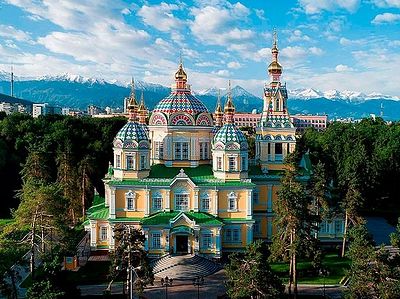 Митрополит Астанайский Александр совершил первую Литургию в отреставрированном Вознесенском кафедральном соборе Алма-Аты