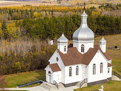 Православные храмы Альберты (Канада) с высоты птичьего полета