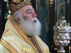 Patriarch Theodoros ignores request of Metropolitan of Limassol, commemorates schismatics in Liturgy (+ VIDEO)