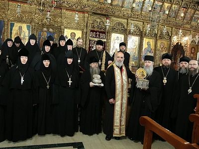 Делегация монашествующих Русской Церкви продолжает знакомиться с православными святынями Кипра