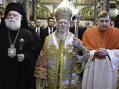Representatives of Constantinople, Alexandria, Cyprus, Ukrainian schismatics, and Vatican gather in Constantinople for feast of St. Andrew