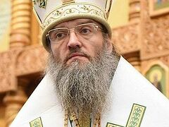 Ukrainian Metropolitan Luke of Zaporozyhe addresses Archbishop Chrysostomos of Cyprus