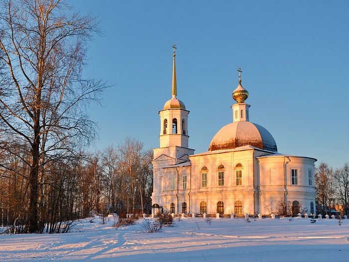 Свято Троицкий храм Онега