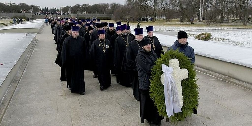 Возложение венцов в церкви картинки