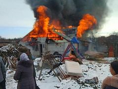 Ukrainian archpriest with 12 children loses house to fire