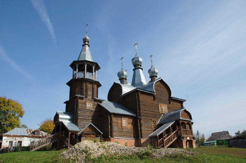 Деревянный храм Озерки Калужская область