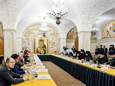 Святейший Патриарх Кирилл провел общее собрание членов Совета попечителей Храма Христа Спасителя