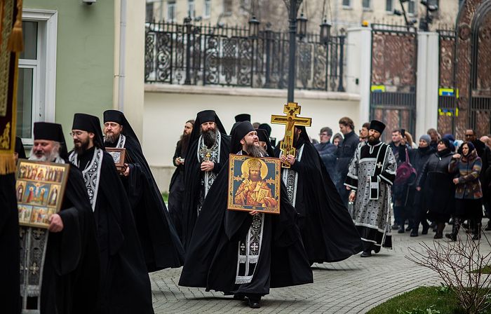 Монахи сретенского монастыря