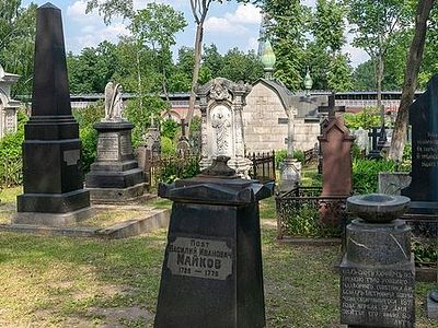 В некрополе Донского монастыря отреставрируют уникальные надгробия