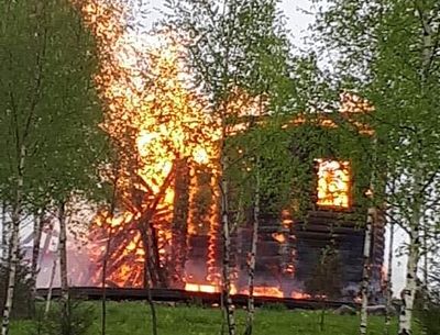 Пожар полностью уничтожил храм на территории скита Троице-Сергиевой лавры