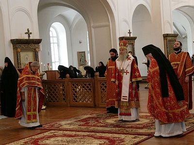 Председатель Синодального отдела по монастырям и монашеству возглавил в Шамординском монастыре празднование 30-летия возрождения обители