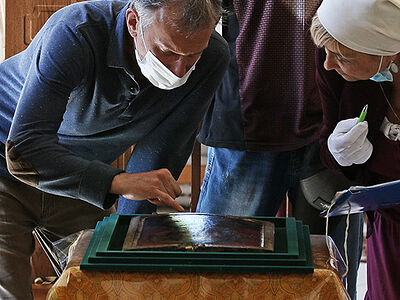 Реставратор оценил сохранность уникальной иконы в Спасо-Елеазаровском монастыре