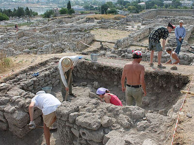 Фонд «Моя история» организовал археологические изыскания в Херсонесе