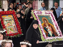 Procession with miraculous icon of Theotokos held in post-war Syrian city