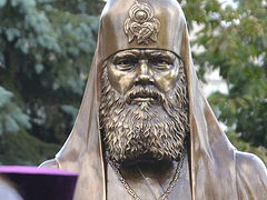 Monument to Patriarch Alexei II unveiled in his native Estonia at church where he served