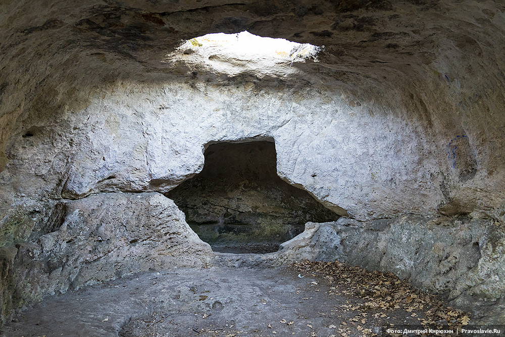 В одной из пещер Эски-Кермен