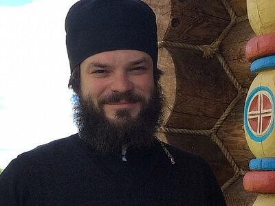 О большом мире маленького подворья