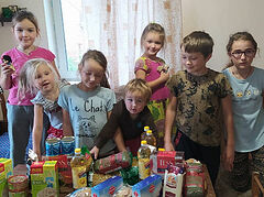 800 needy families receive food aid from Russian Church Charity Department in Gatchina Diocese