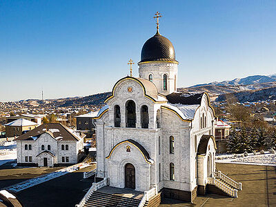 В Алма-Ате состоялось великое освящение новопостроенного храма равноапостольного князя Владимира