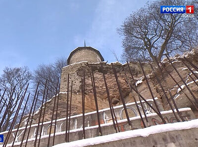 Скалу под стенами Снетогорского монастыря защитят от разрушения