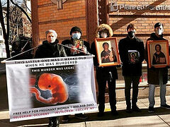 Στη Νέα Υόρκη Ορθόδοξοι χριστιανοί σε εκδηλώσεις προσευχής έξω από κλινικές εκτρώσεων