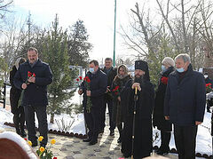 В Георгиевском соборе Кизляра (Дагестан) молитвенно почтили память жертв нападения на храм
