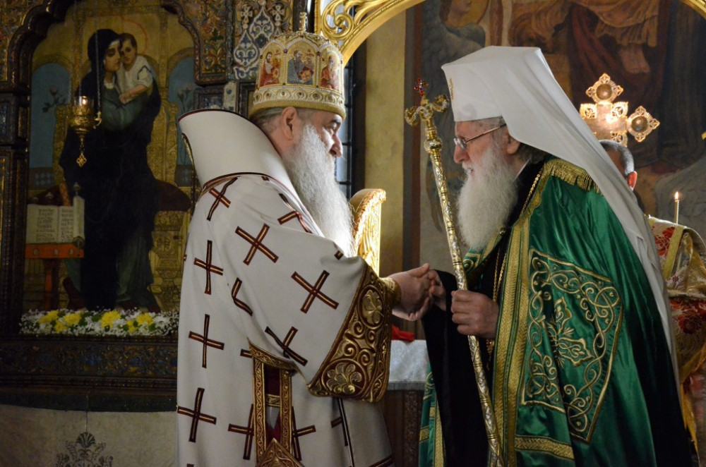 «Ημέρες του Αγ. Σεραφείμ». Φεβρουάριος 2015. Θεία Λειτουργία στον Ι. Ναό του Αγίου Νικολάου στο Μετόχι του Πατριάρχη. Ο Αγιώτατος Πατριάρχης Βουλγαρίας Νεόφυτος, ο Μητροπολίτης Σαράτοφ και Βόλσκ Λογγίνος, ο Μητροπολίτης Βίντιν Δομετιανός, ο Αρχιμανδρίτης 