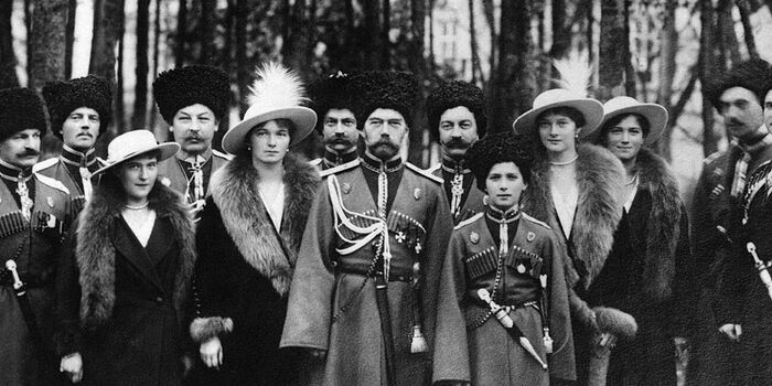 В станице Азовской проходит выставка «Романовы – царское служение ...