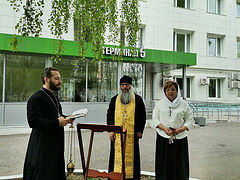 Казанская епархия оказывает помощь семьям погибших и пострадавшим в трагедии