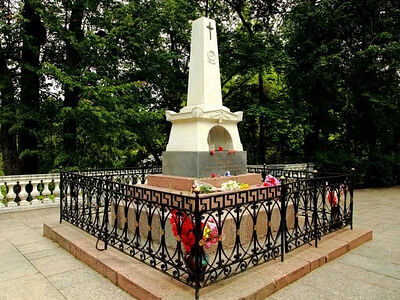 Начались ремонтно-восстановительные работы на могиле Пушкина