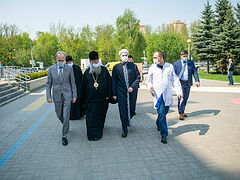 Глава Татарстанской митрополии и муфтий Татарстана навестили пострадавших детей