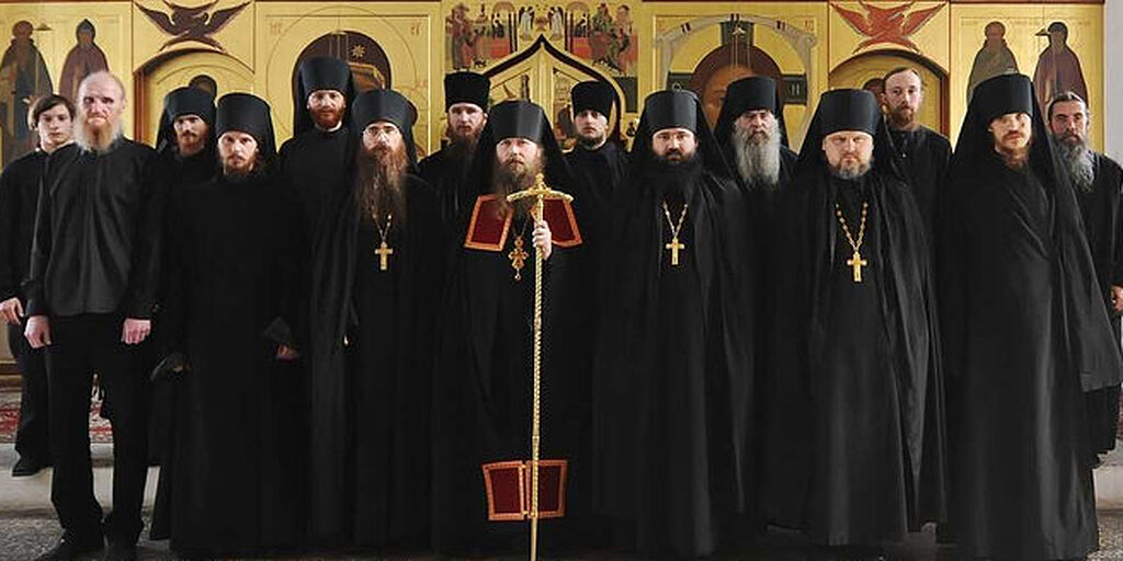 Монахи сретенского монастыря